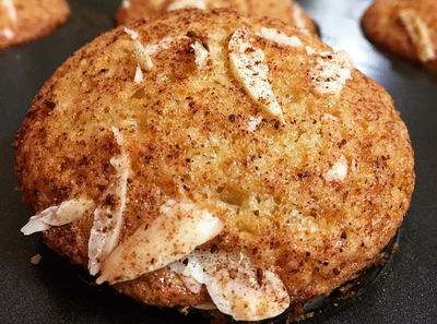 מאפינס וניל, שקדים וקינמון