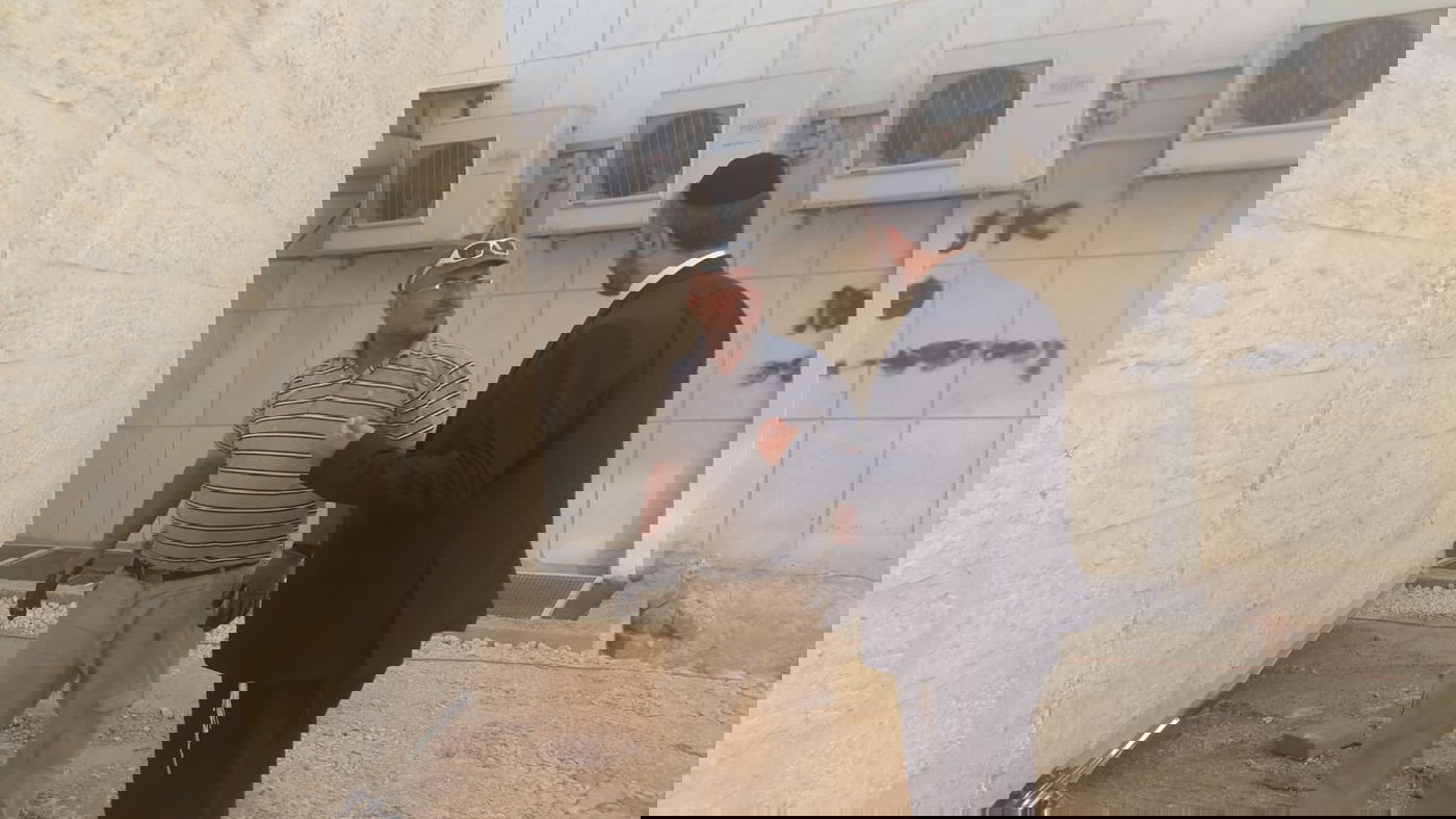 הילדים הקיפו את פמלייתו של סגן ראש העיר