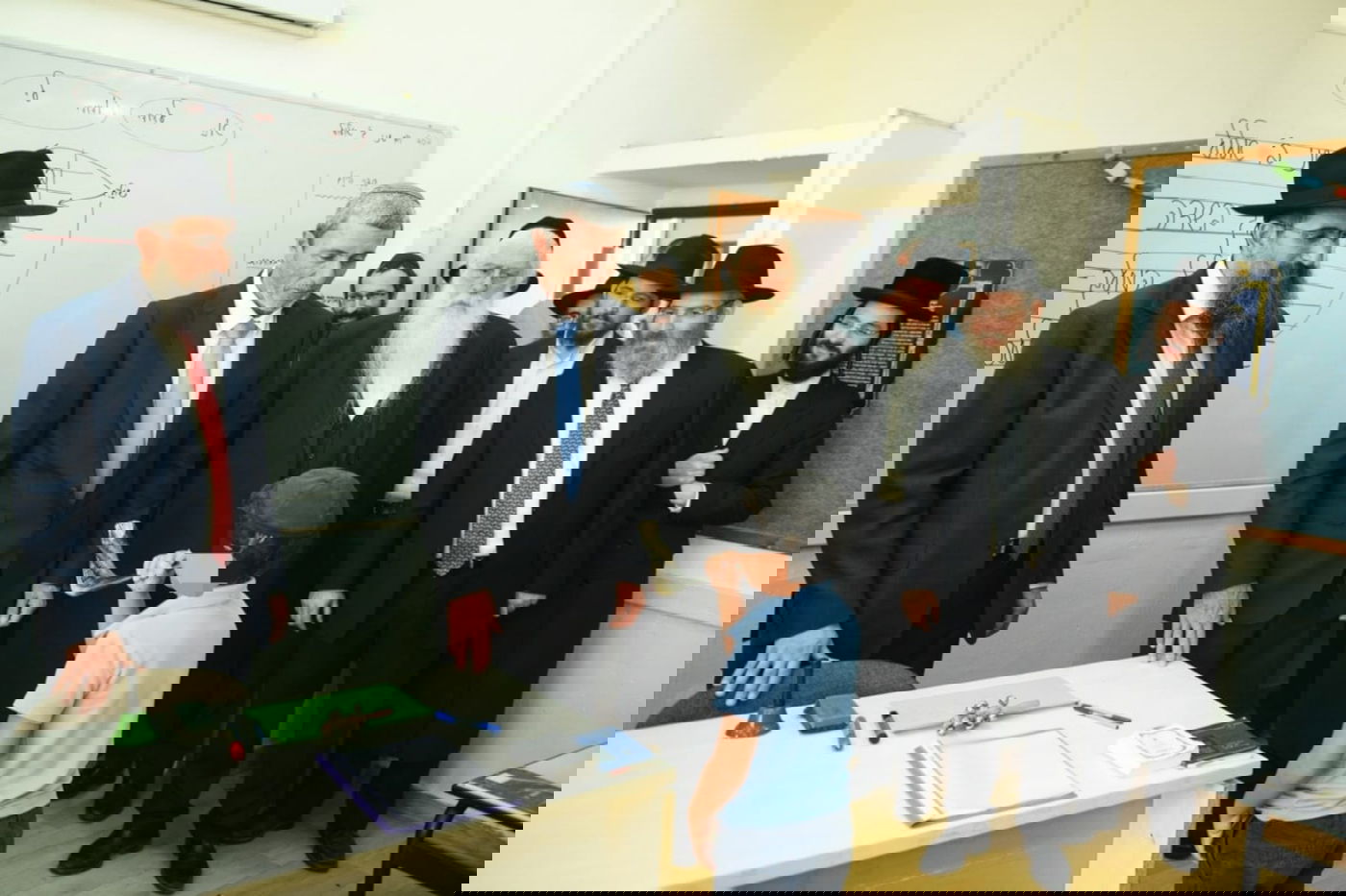 ילד שעלה מאיראן ולומד בחב"ד נפגש עם פרוש ופרץ