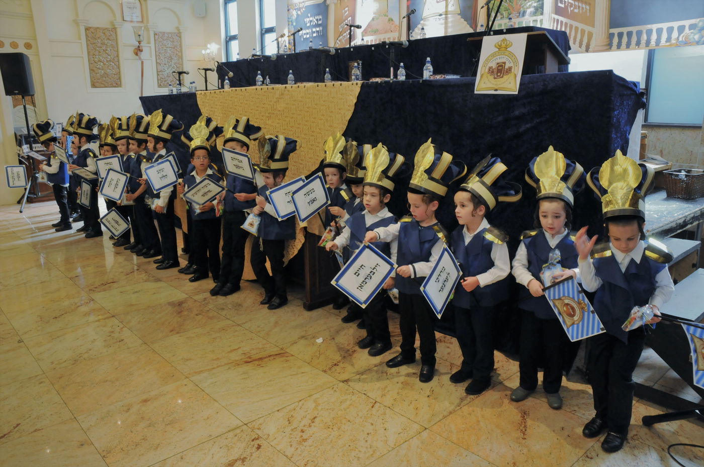 חיידר ויז'ניץ במונטריאול מציג: מסיבת חומש