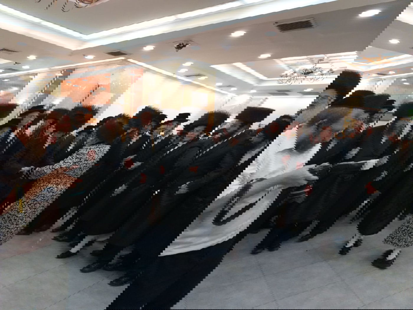 שמחת חתונת נכדת האדמו"ר מסטראפקוב