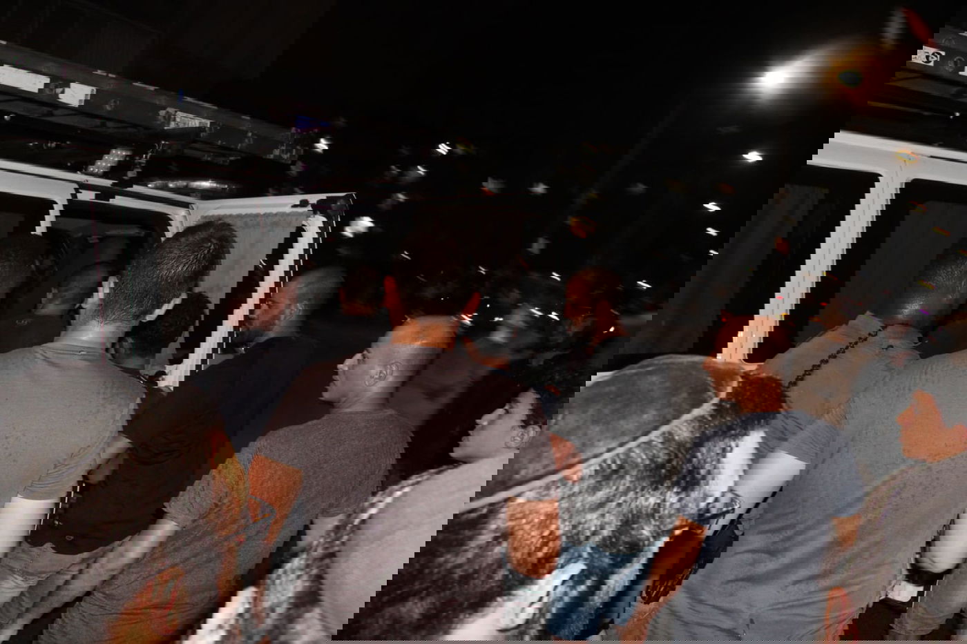 פרובוקציה בב"ב: בחורים מחו ורון קובי נמלט