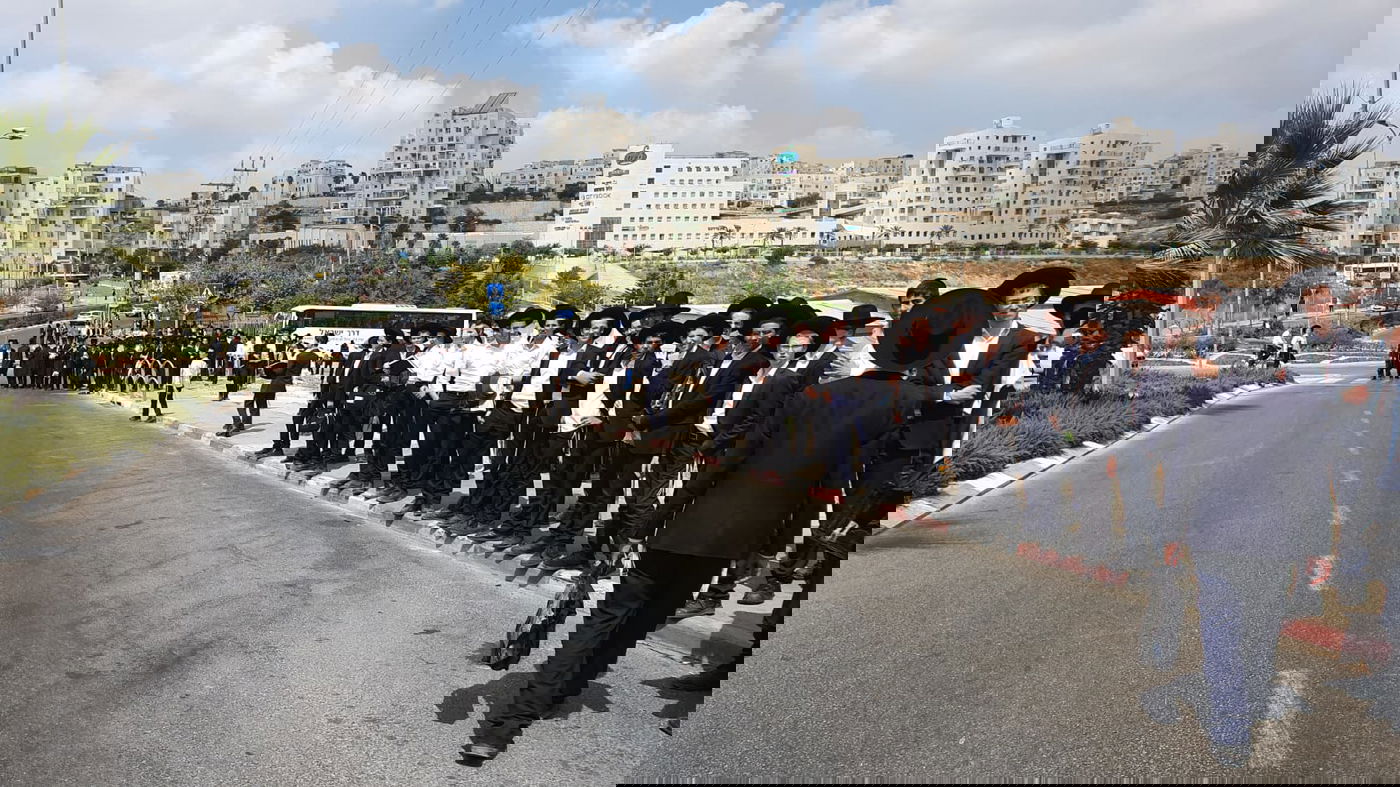 שריפת קוצים ליד מודיעין עילית; גן ילדים - פונה