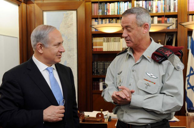 בני גנץ וראש הממשלה בימים טובים יותר