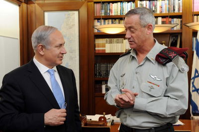 בני גנץ וראש הממשלה בימים טובים יותר