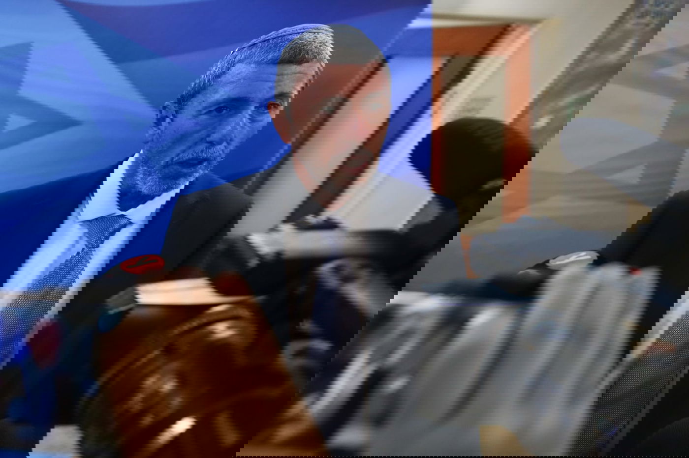 חוק המצלמות אושר; נתניהו דפק על השולחן: "לא להתפרץ"