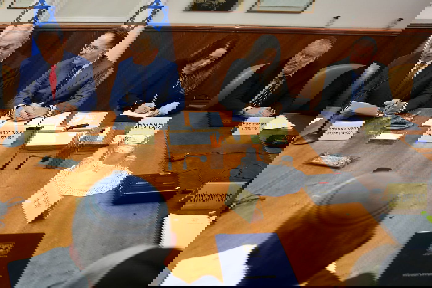 חוק המצלמות אושר; נתניהו דפק על השולחן: "לא להתפרץ"