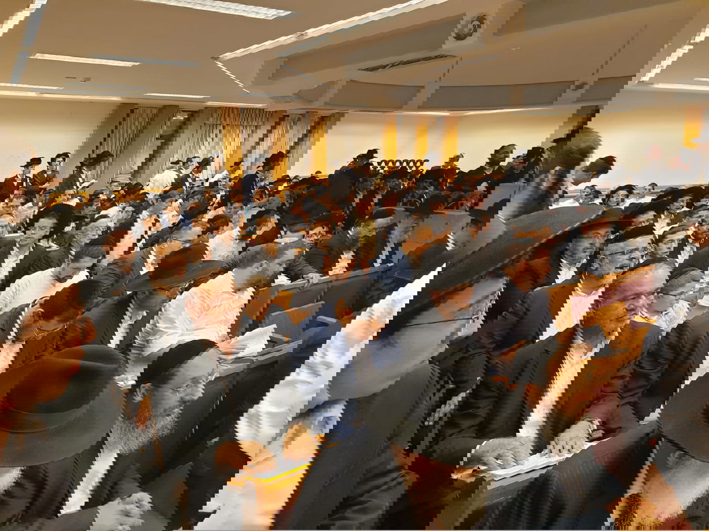 הסליחות בראשות הראשל"צ ו'חבר המועצת'