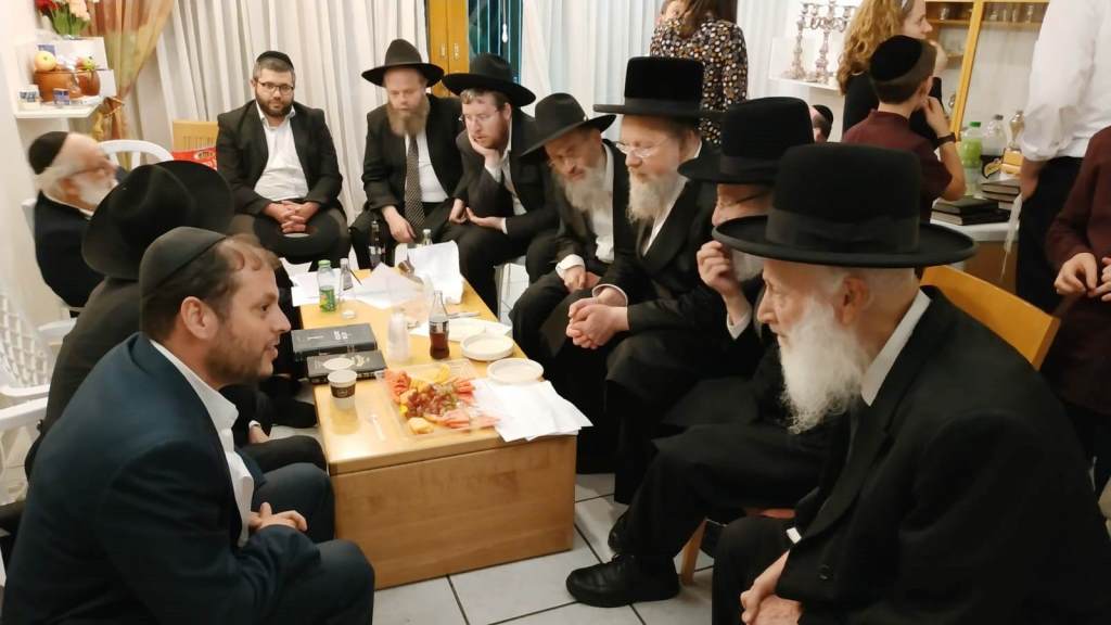 גדולי ישראל בניחום אבלים אצל הגר"י ברייטקופף