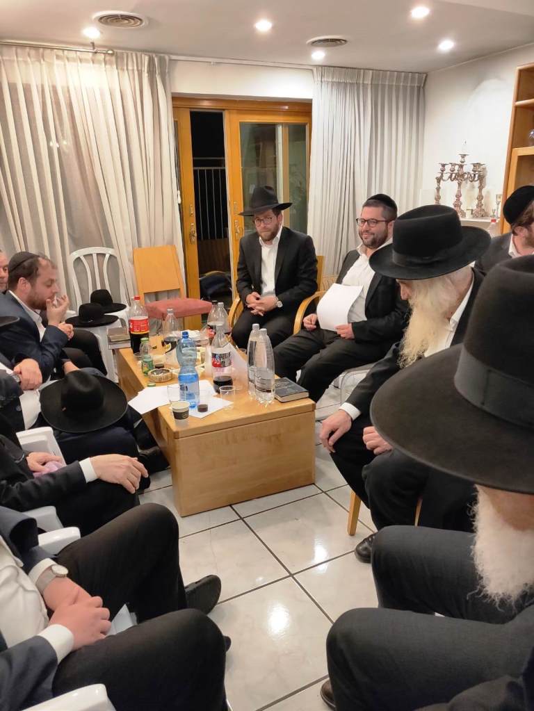 גדולי ישראל בניחום אבלים אצל הגר"י ברייטקופף