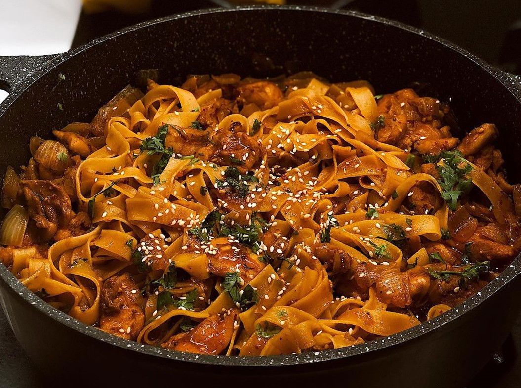 נודלס עם פרגיות בנוסח סצ׳ואן