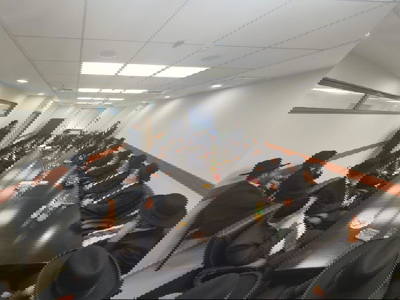 הגר"ד לאו: פוליטיקאים מטילים דופי בדיינים