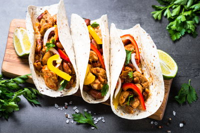 פהיטס עוף ופלפלים בתנור