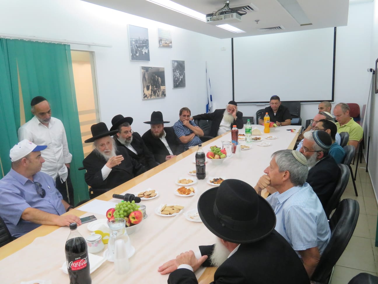 הרב אוירבך מינה את בנו ליד ימינו בנושאי כשרות