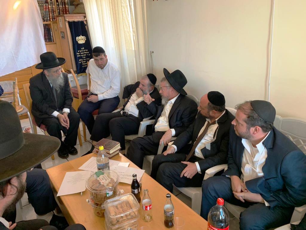 גדולי ישראל בניחום אבלים אצל הגר"י ברייטקופף