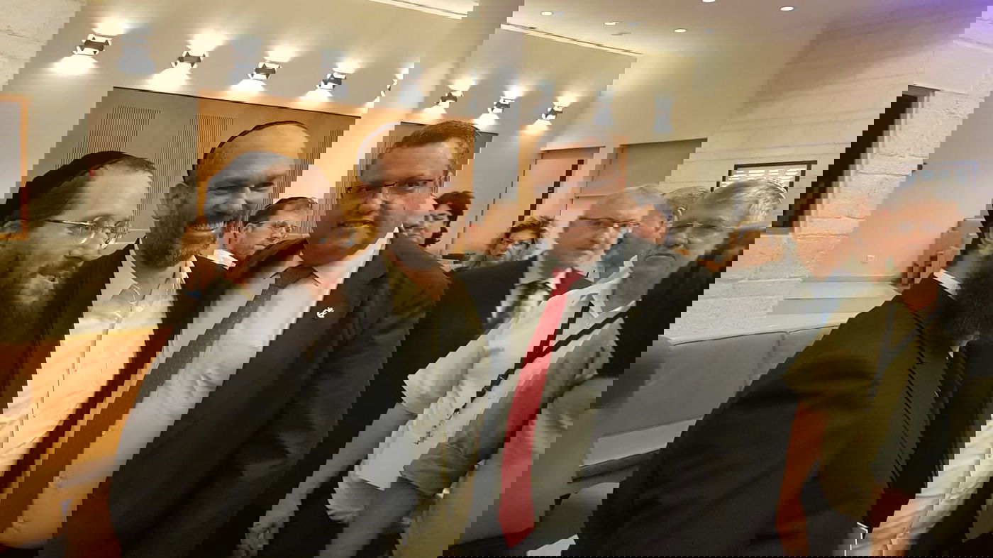 יונתן רזאל כבש את הקהל עם "שמחות קטנות"