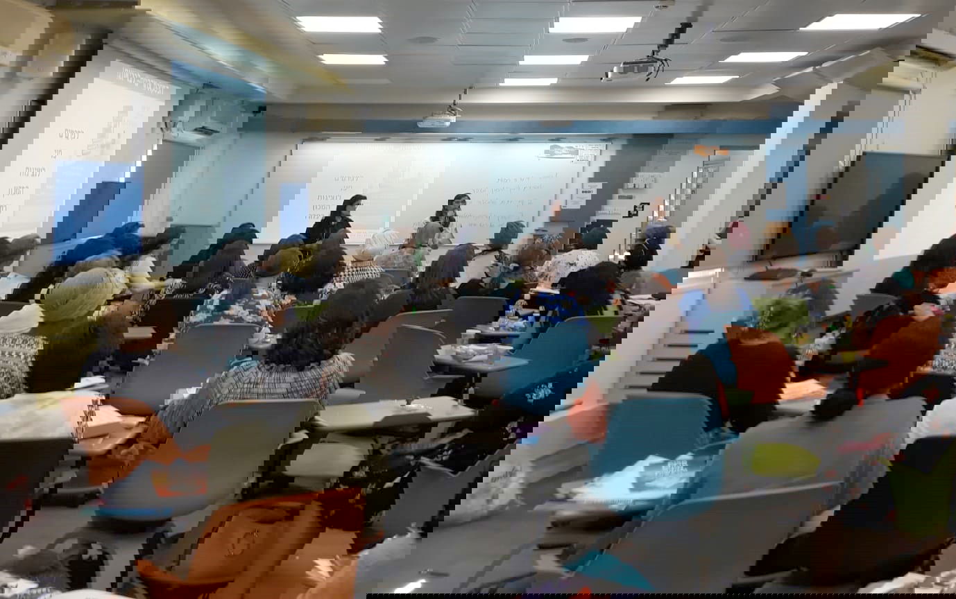 כיתת לימודים במכון איתן - הדרך לפרנסה בכבוד