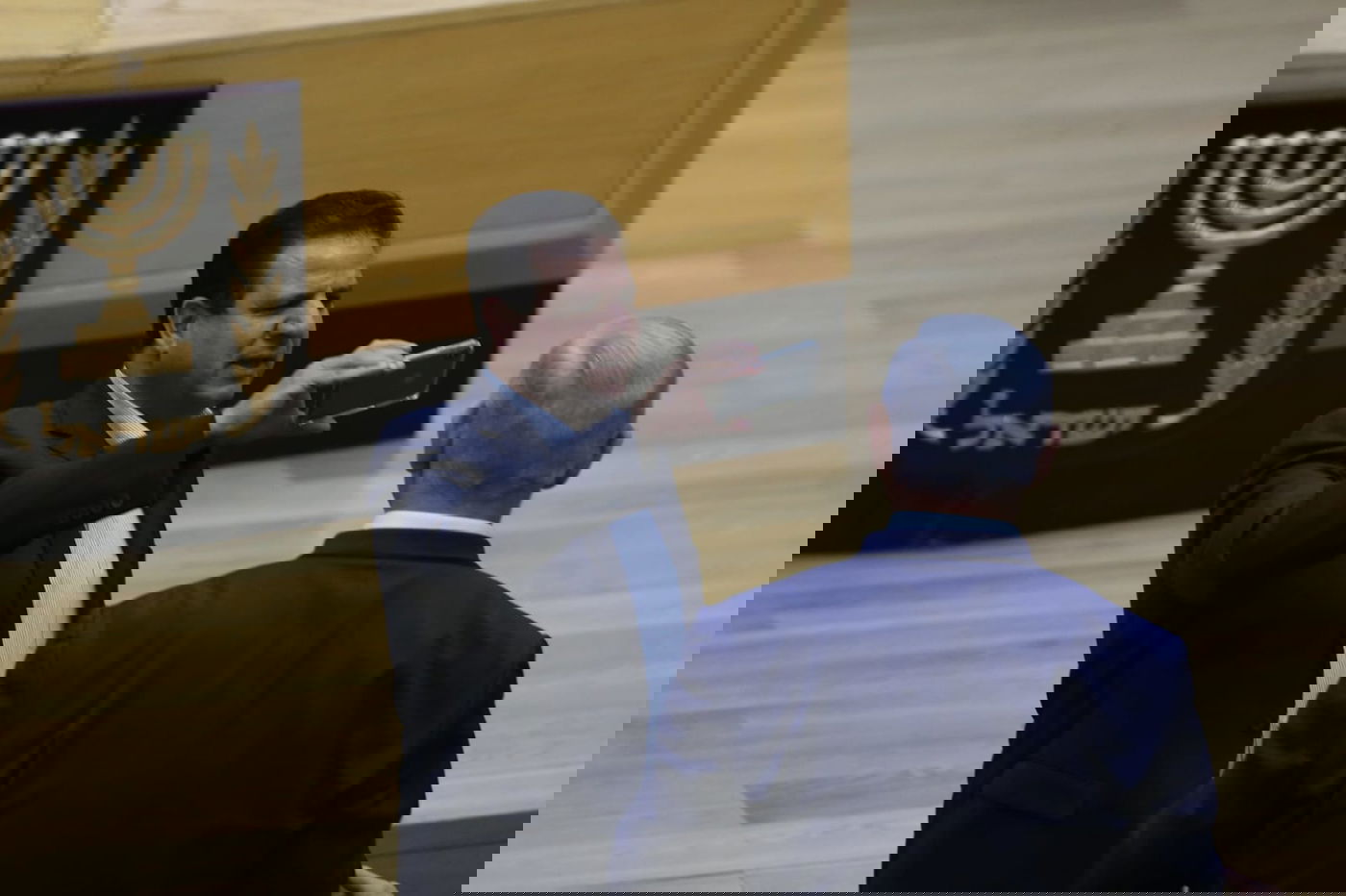 עודה התקרב לראש הממשלה; החכ"ים זינקו עליו • צפו