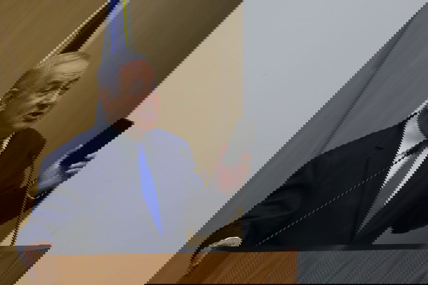 עימות, נאומים והצבעה: כינוס מליאה אחרון