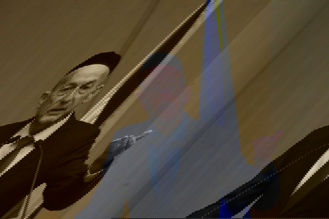 עימות, נאומים והצבעה: כינוס מליאה אחרון