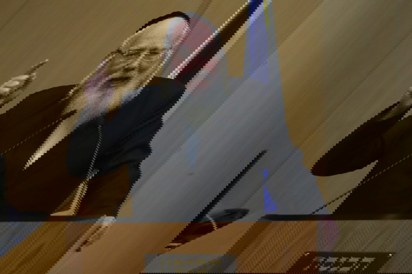 עימות, נאומים והצבעה: כינוס מליאה אחרון