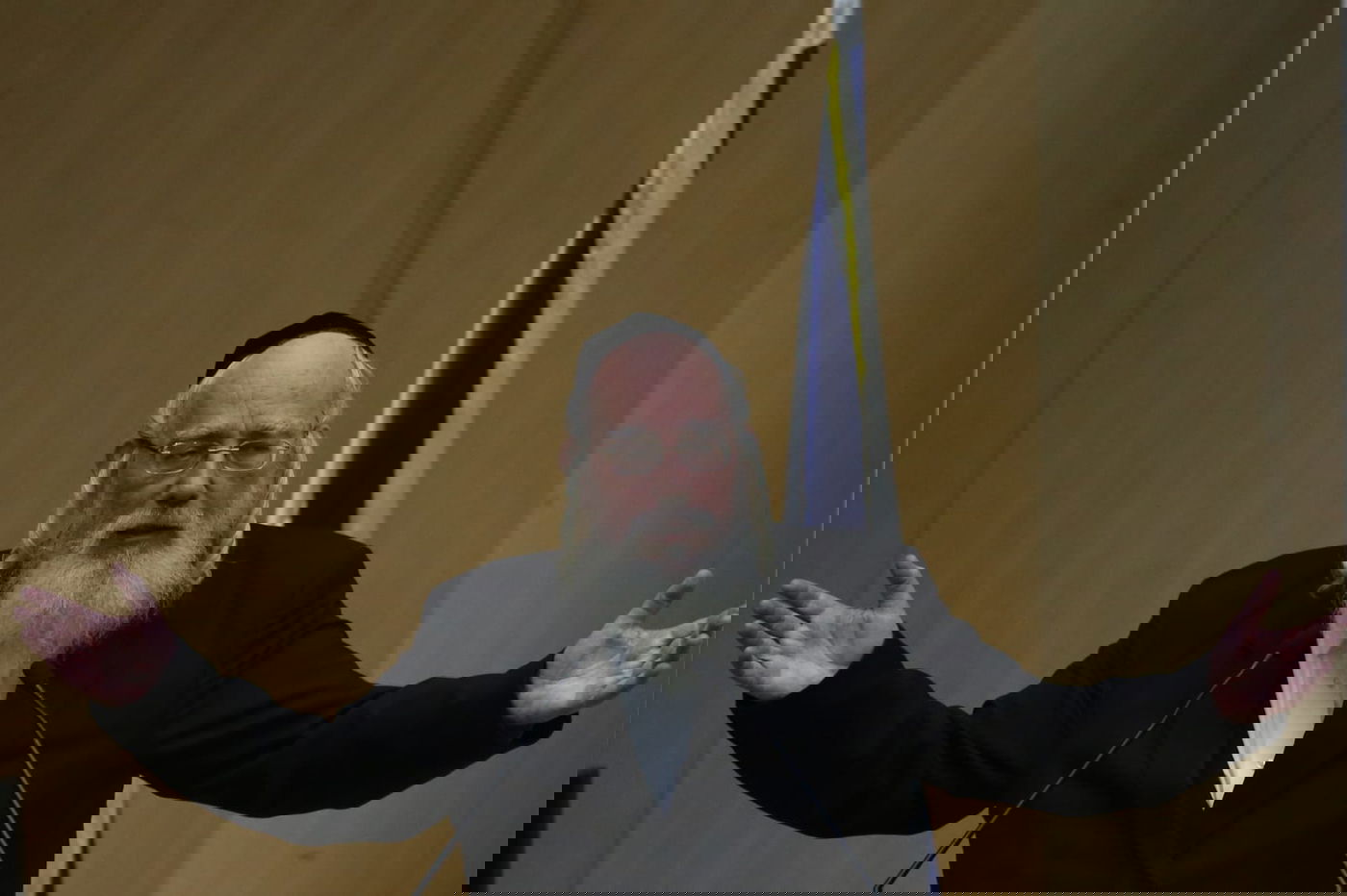 עימות, נאומים והצבעה: כינוס מליאה אחרון