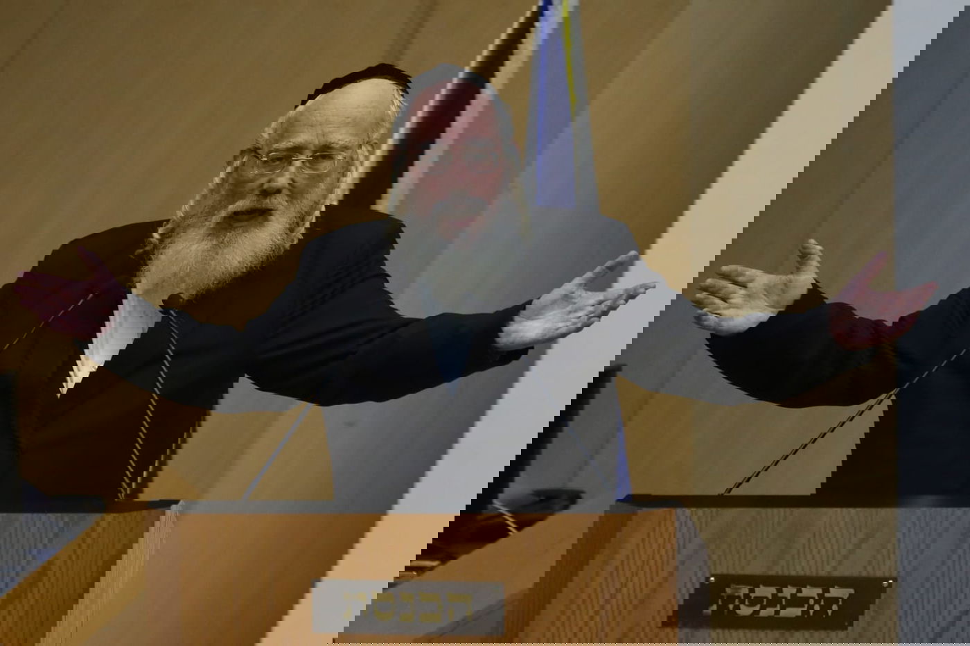 עימות, נאומים והצבעה: כינוס מליאה אחרון