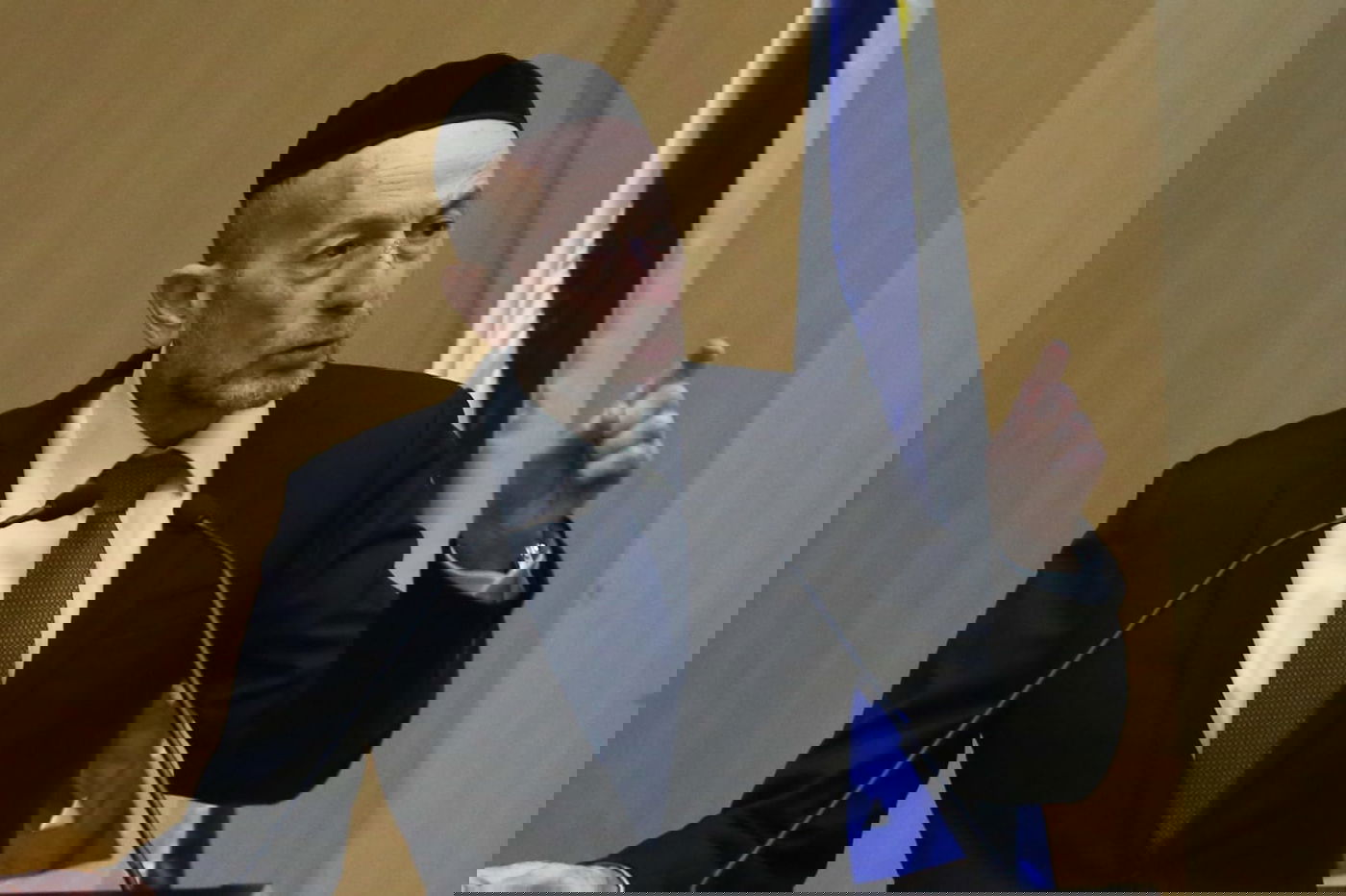 עימות, נאומים והצבעה: כינוס מליאה אחרון