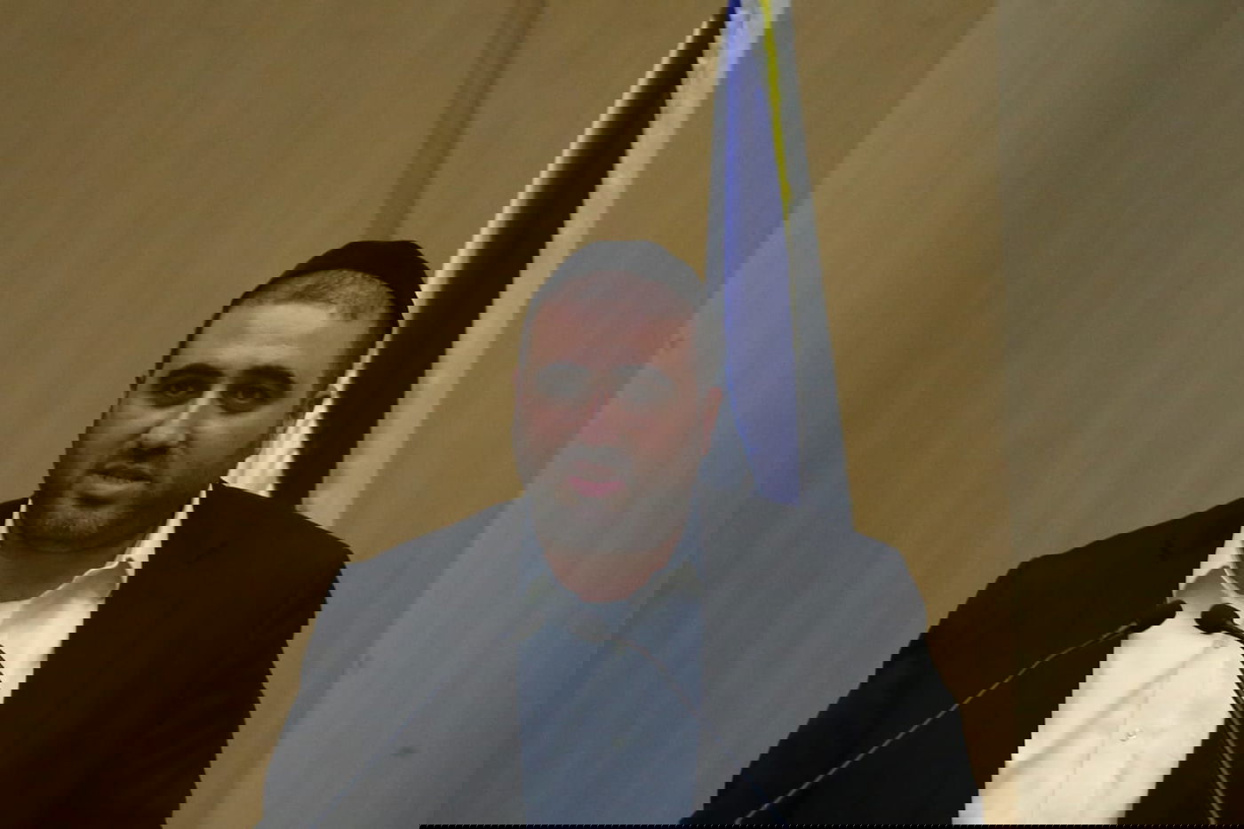 עימות, נאומים והצבעה: כינוס מליאה אחרון