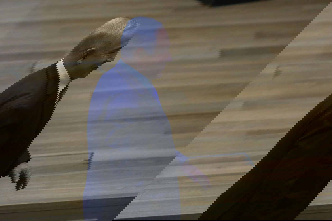 עימות, נאומים והצבעה: כינוס מליאה אחרון