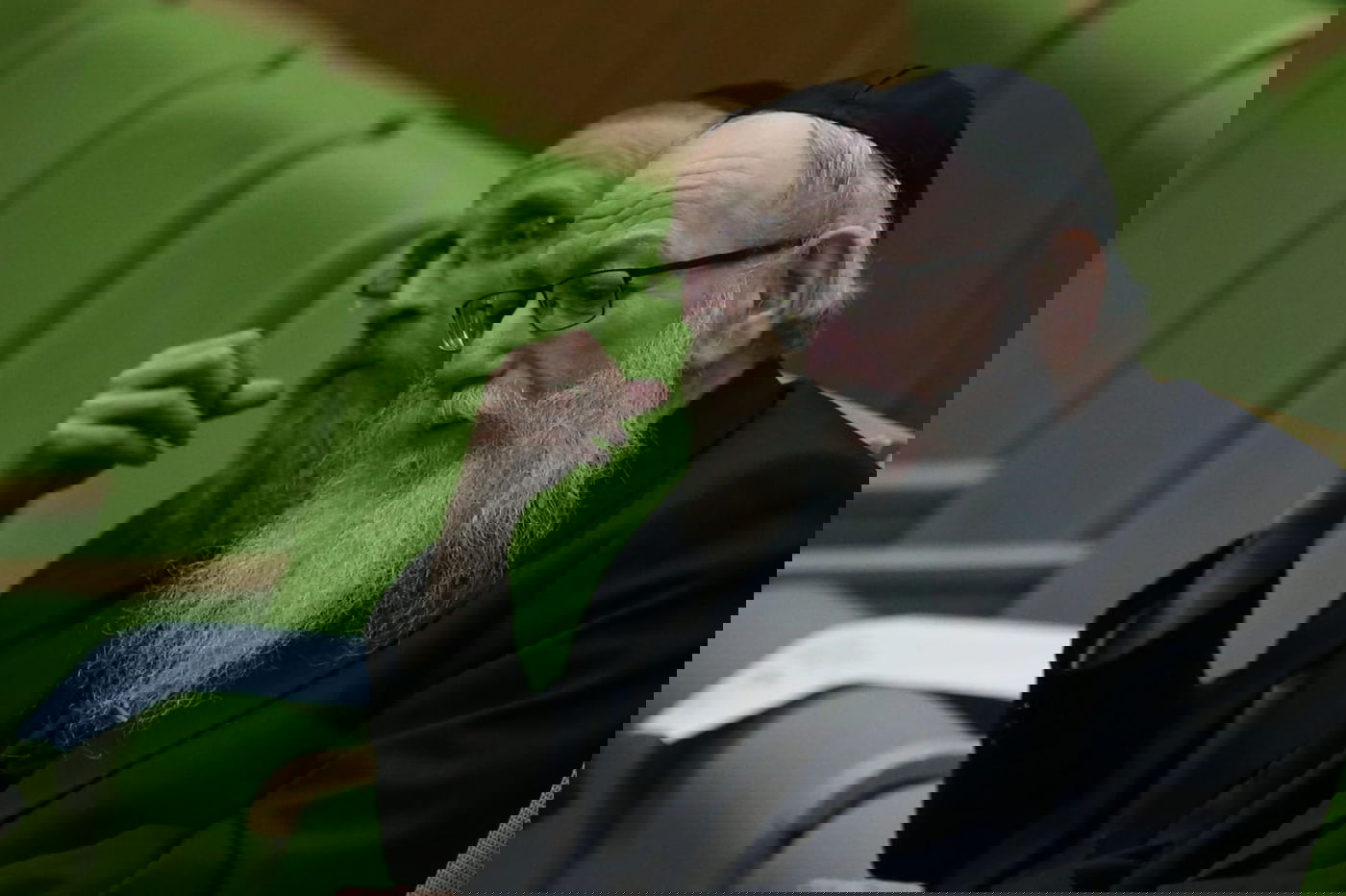 עימות, נאומים והצבעה: כינוס מליאה אחרון