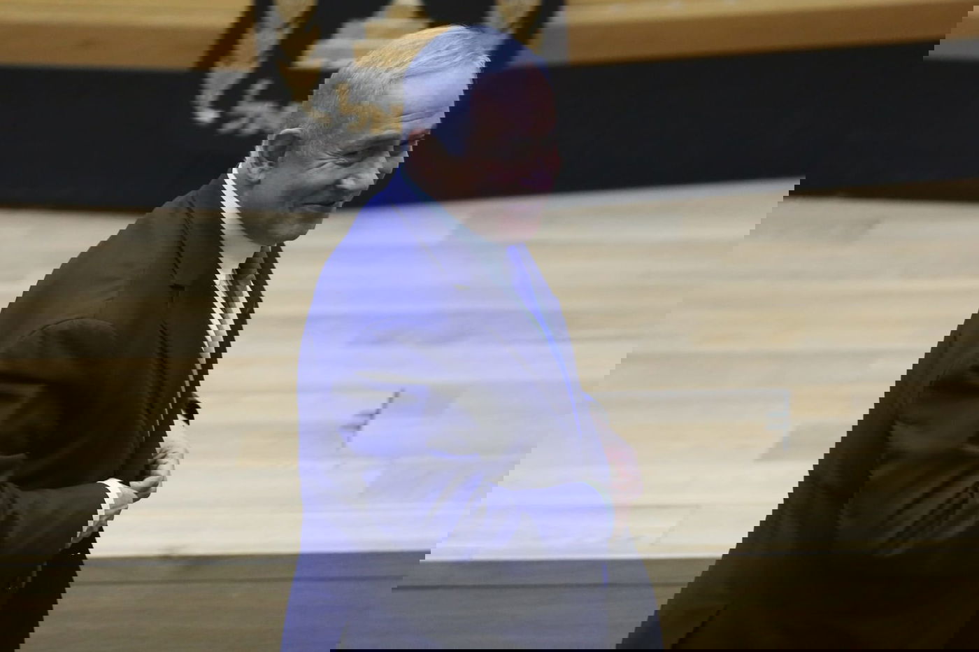 עימות, נאומים והצבעה: כינוס מליאה אחרון