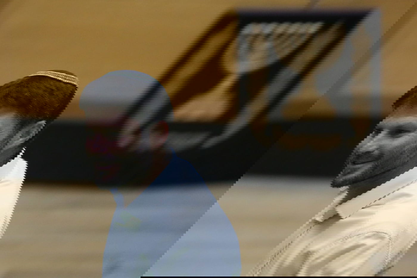 עימות, נאומים והצבעה: כינוס מליאה אחרון