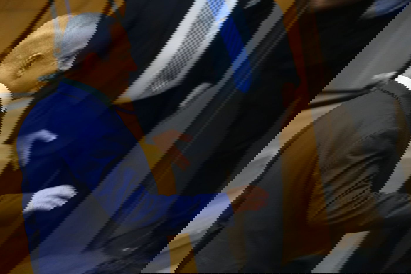 עימות, נאומים והצבעה: כינוס מליאה אחרון