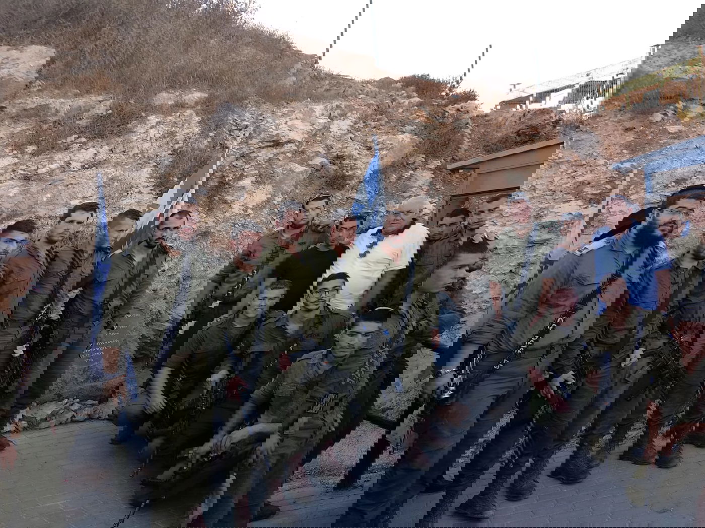 אנדרטה לזכר חיילי הגדוד החרדי שנרצחו בפיגוע ירי