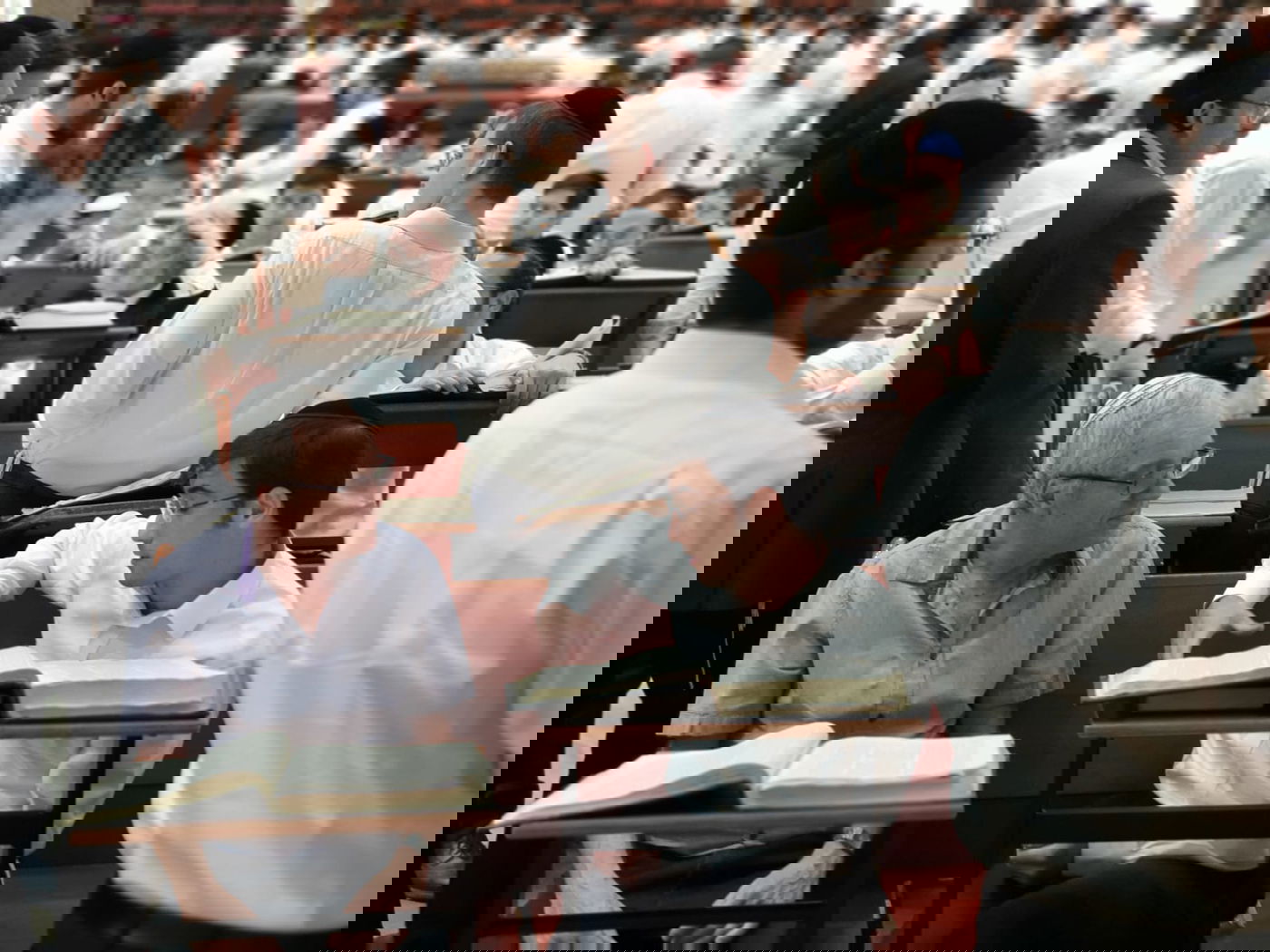 בכירי האוניברסיטה העברית התיישבו ל'חברותא' בישיבת ''עטרת שלמה'