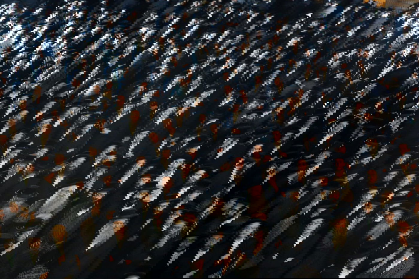 'העדה החרדית' ערכה מחאה; הקיצונים - הפגינו. צפו