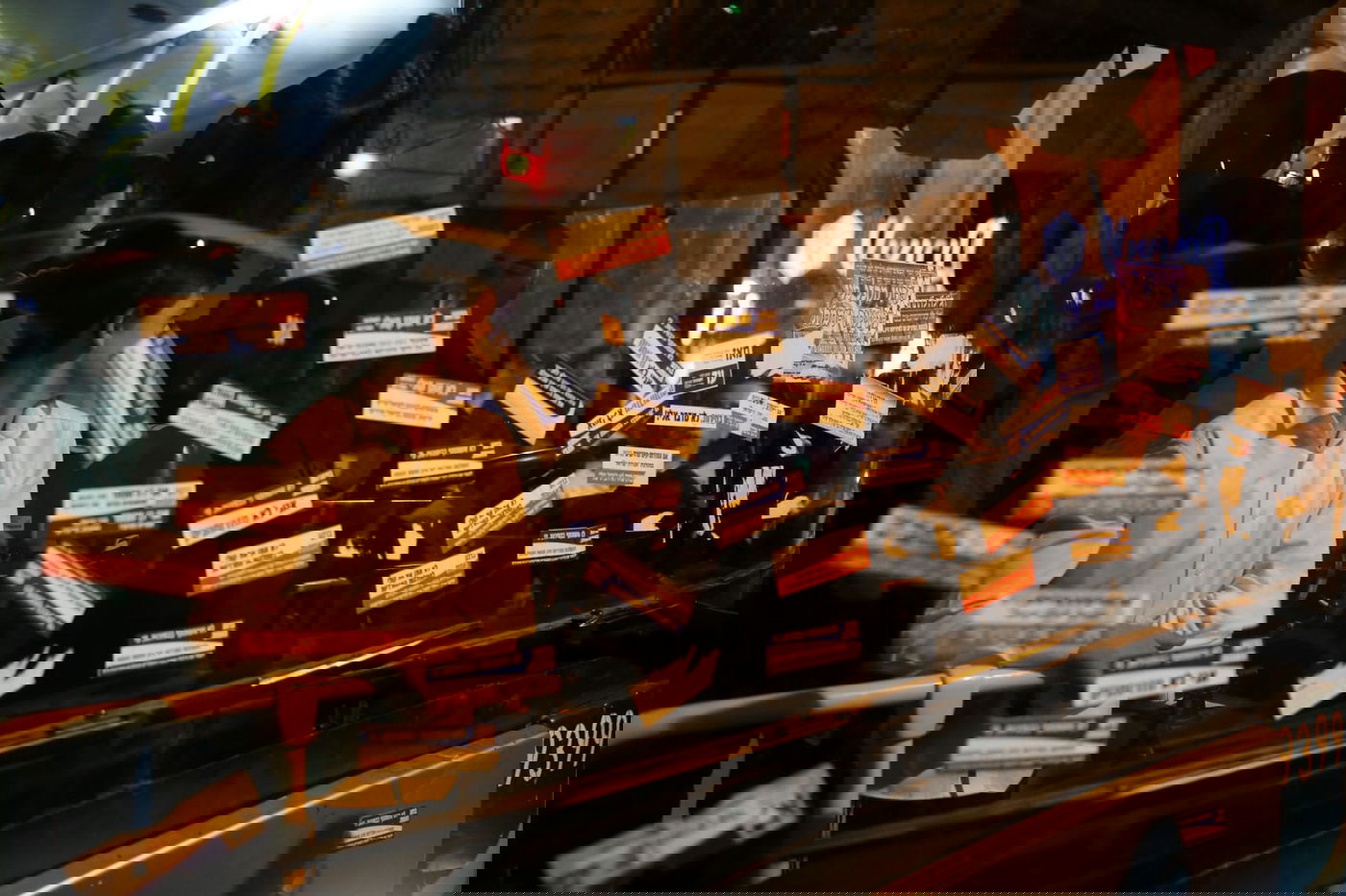 'העדה החרדית' ערכה מחאה; הקיצונים - הפגינו. צפו