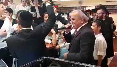 נדיר: כשגדול החזנים החליט לשיר... חסידי