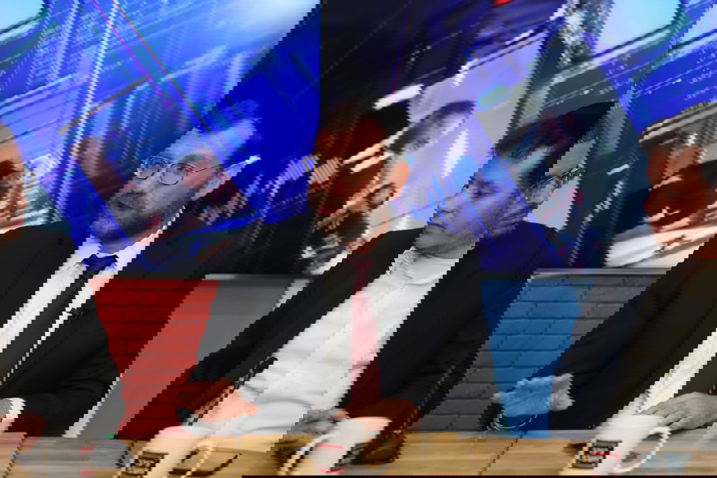 תיעוד ענק: כך נראה משדר ערב הבחירות ב'אולפן כיכר'