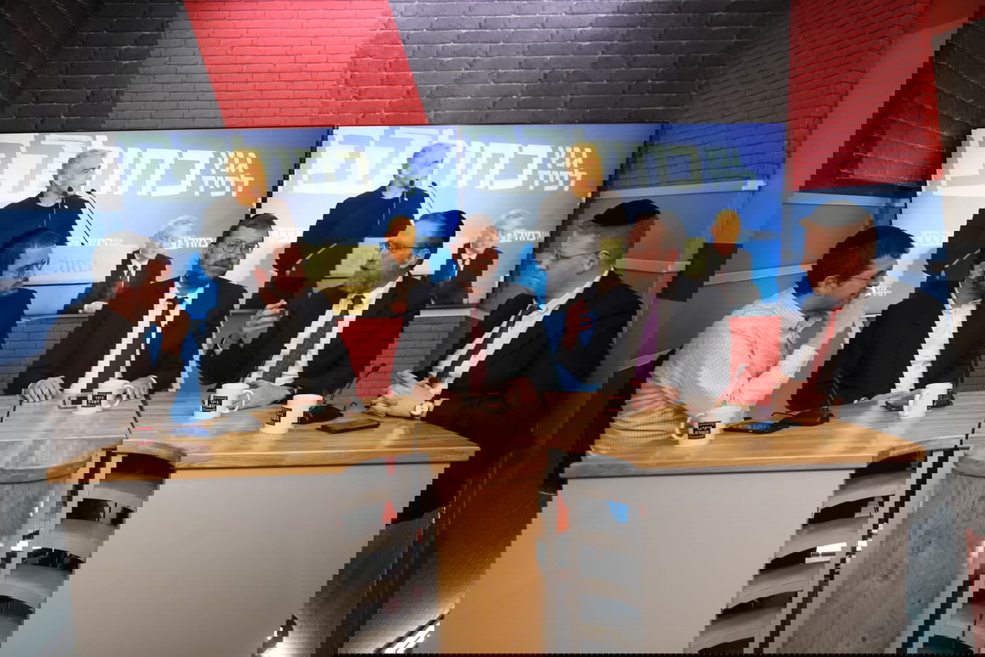 תיעוד ענק: כך נראה משדר ערב הבחירות ב'אולפן כיכר'