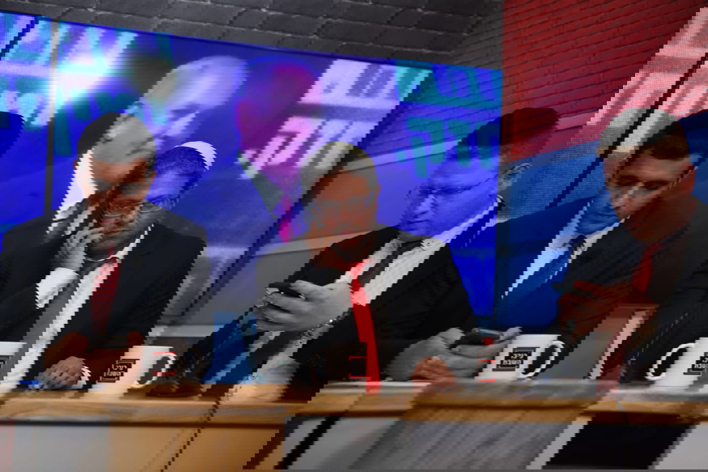 תיעוד ענק: כך נראה משדר ערב הבחירות ב'אולפן כיכר'