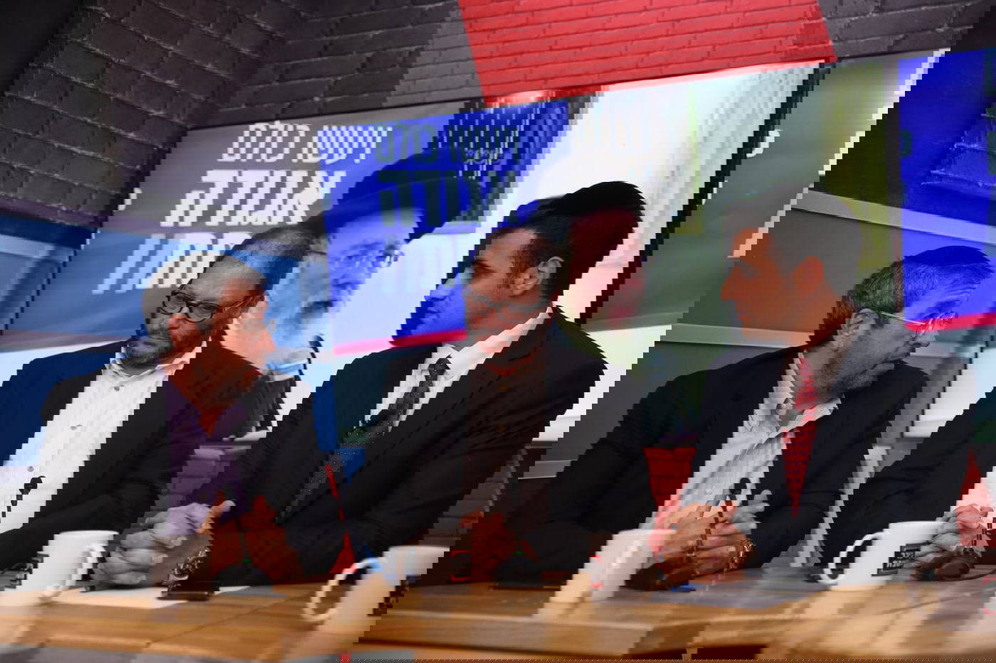 תיעוד ענק: כך נראה משדר ערב הבחירות ב'אולפן כיכר'