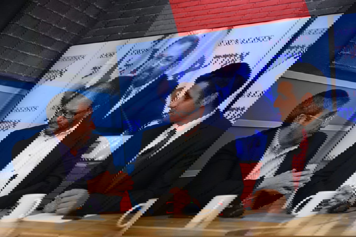 תיעוד ענק: כך נראה משדר ערב הבחירות ב'אולפן כיכר'