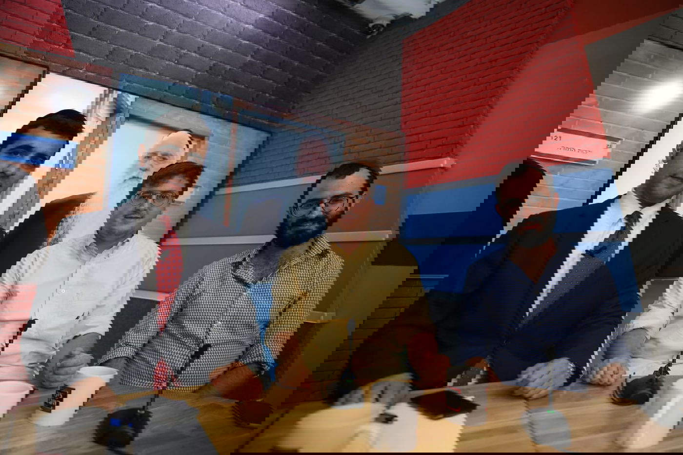 תיעוד ענק: כך נראה משדר ערב הבחירות ב'אולפן כיכר'