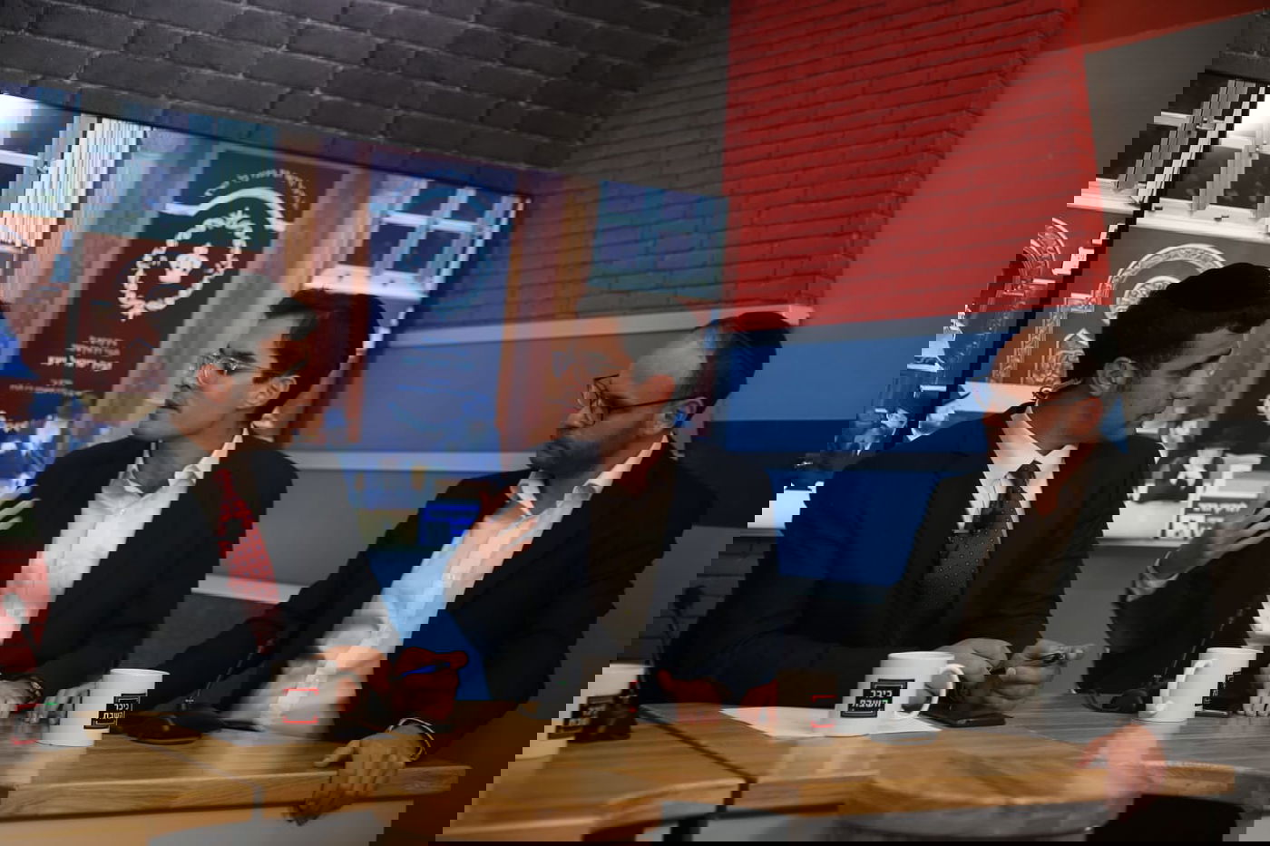 תיעוד ענק: כך נראה משדר ערב הבחירות ב'אולפן כיכר'