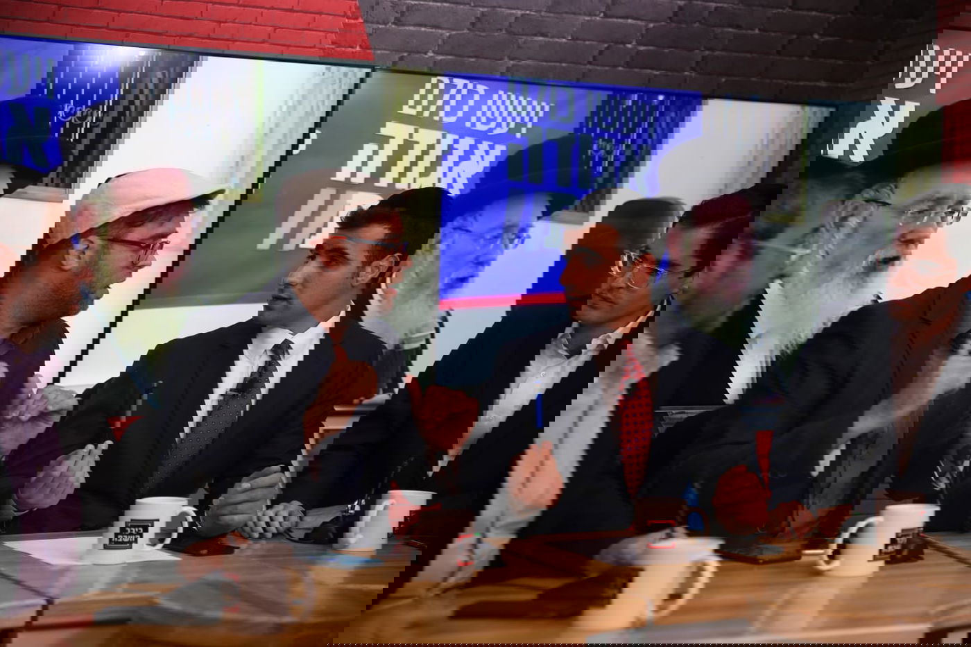 תיעוד ענק: כך נראה משדר ערב הבחירות ב'אולפן כיכר'