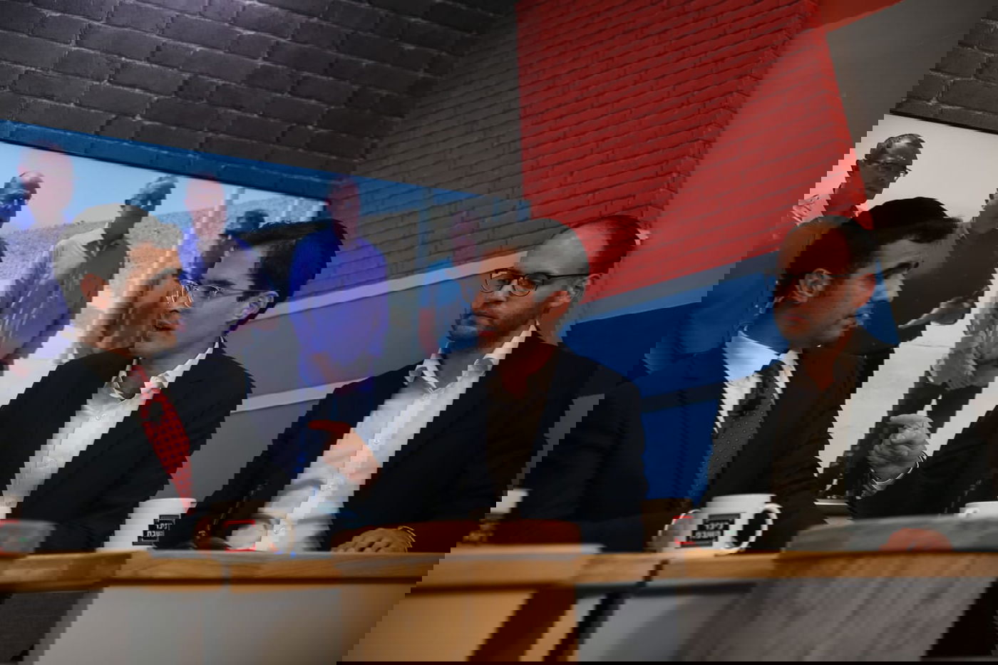 תיעוד ענק: כך נראה משדר ערב הבחירות ב'אולפן כיכר'