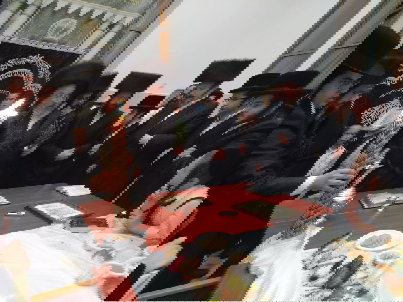 האדמו"ר מביאלה ב"ב בסעודה שלישית ו'הבדלה'