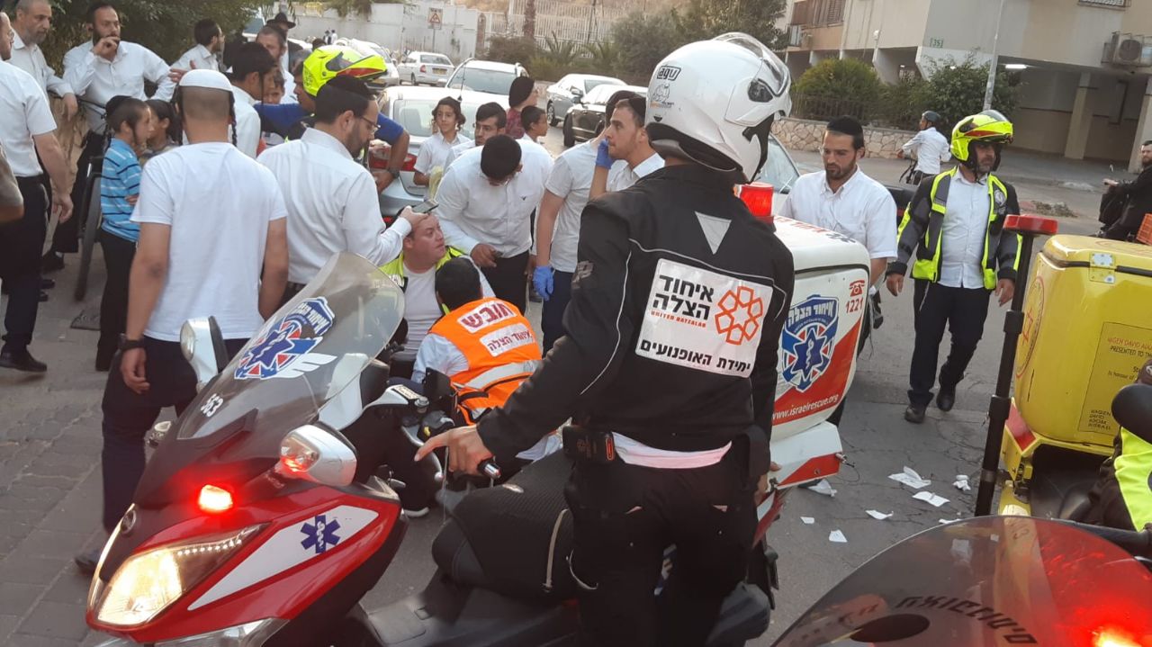 ילד בן 9 רכב על אופניו ונפצע מפגיעת רכב